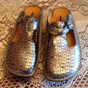 Shoes crocs